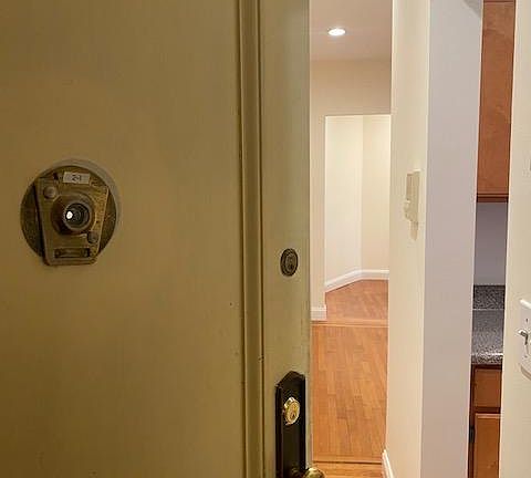 3rd image of 360 E 234th St #2I