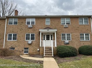 24 Manchester Ct APT C, Freehold, NJ 07728