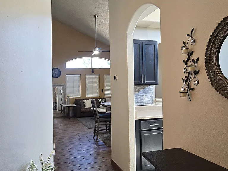 999 Gilmer Way — Photo 5
