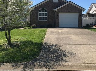 304 Deerwood Dr, Hopkinsville, KY 42240