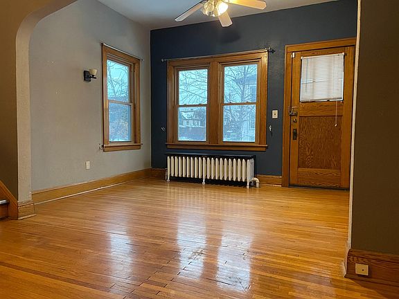 3rd image of 2344 Aldrich Ave S Unit 2