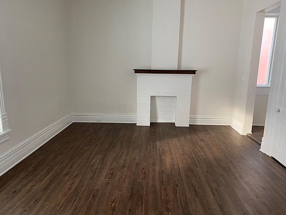 Living Room fr Entry