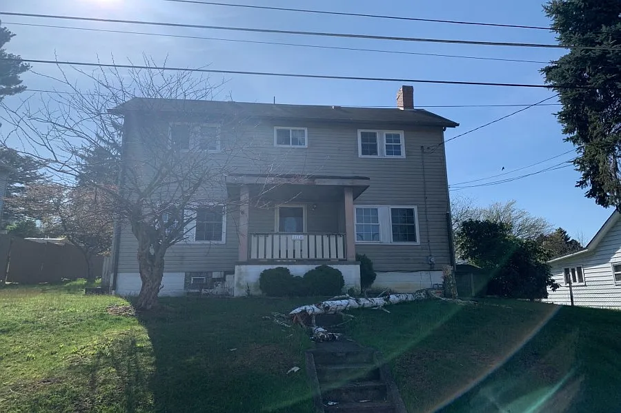 1118 Connellsville Rd photo 1