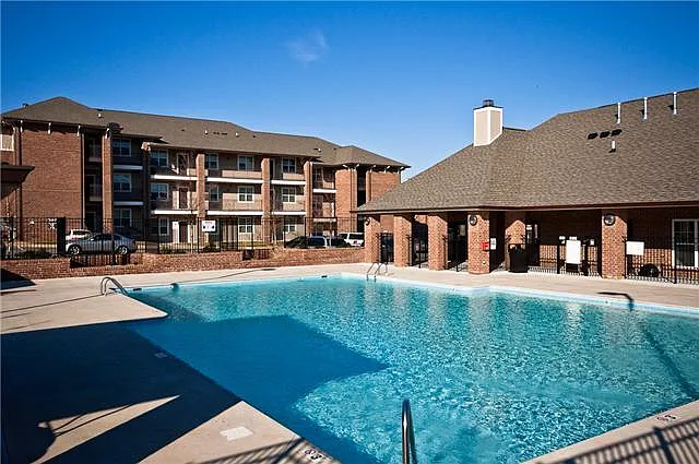 1 bed, 1154 sqft, $2,080 — Photo 3