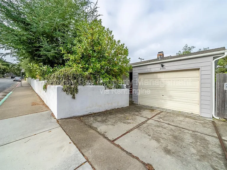 2100 David Ave — Photo 32