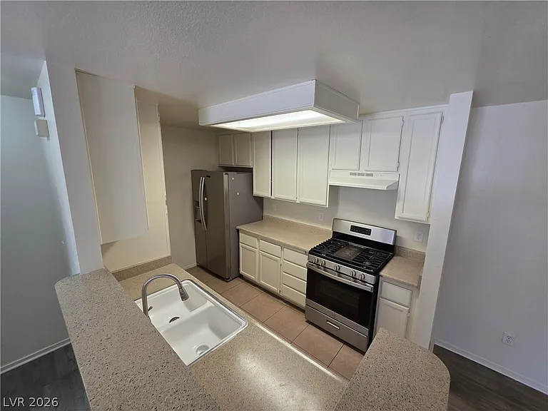 4865 S Torrey Pines Dr #106 — Photo 33