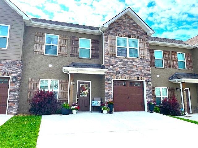 1st image of 967 Horse Mountain Rd #1E