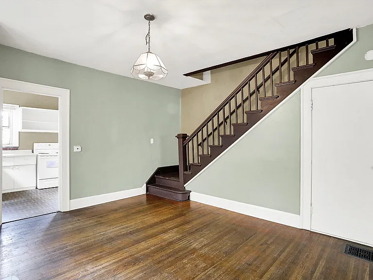 626 N Riley Ave — Photo 10