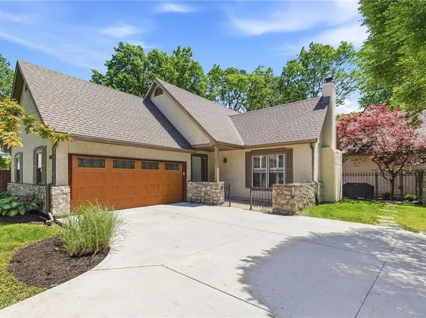 7507 El Monte Cir, Prairie Village, KS 66208