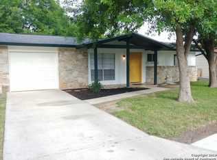 208 Brenda Dr, Converse, TX 78109