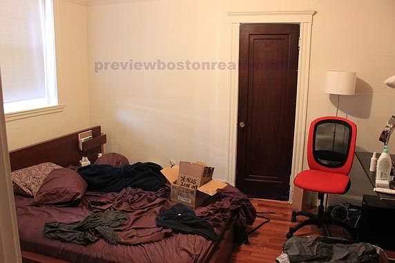 2nd image of 70 Chiswick Rd #Rl4