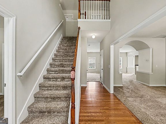 3rd image of 28 Trayton Way