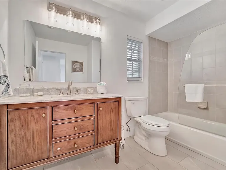 567 Venice Ln — Photo 26