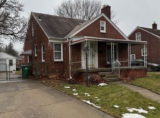 15050 Camden Ave, Eastpointe, MI 48021