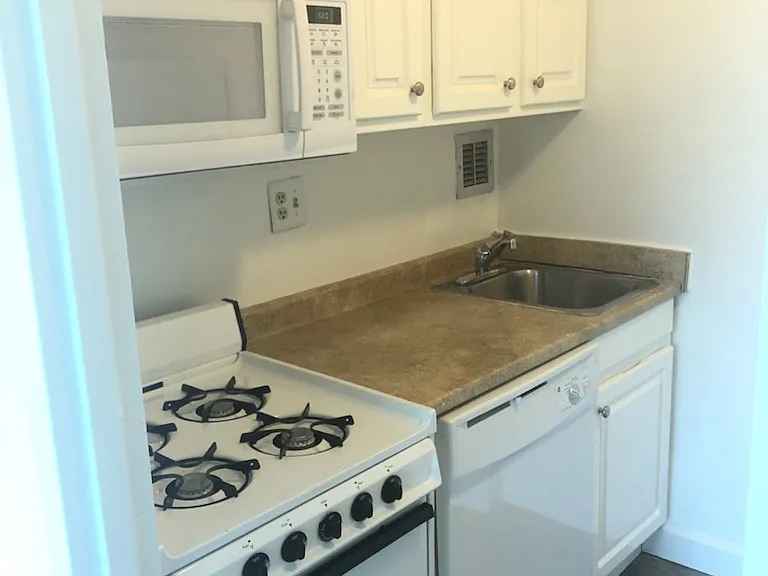 1011 Arlington Blvd #643 — Photo 5