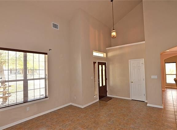 5th image of 1703 Chula Vista Dr