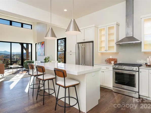 608 Storybook Villas Trl, Asheville, NC 28804