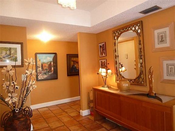 3rd image of 2801 NE 183rd St APT 516
