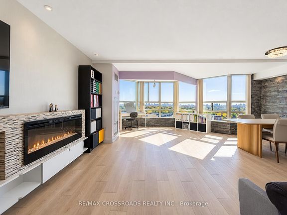 5th image of 7825 Bayview Ave #1308