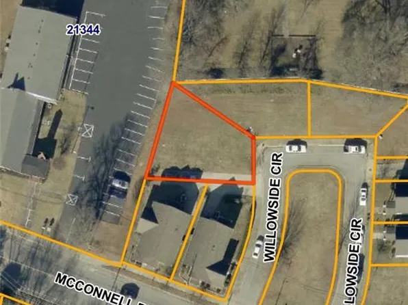 7 Willowside Cir, Greensboro, NC 27401