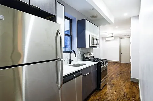 1715 Gates Ave #2R Photo 1