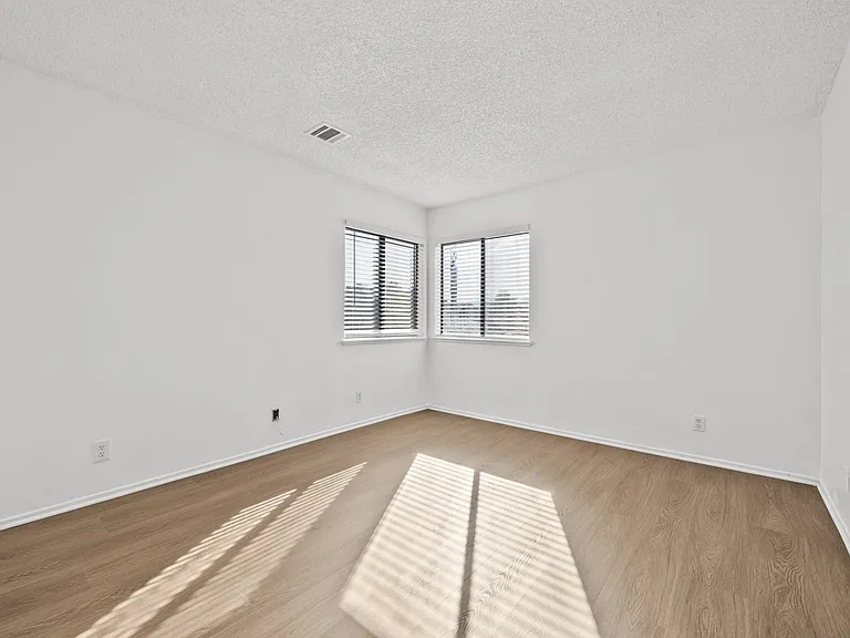 38501 Larkin Ave #4 — Photo 21