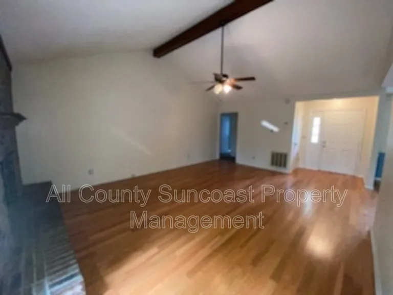 105 Whisper Ct — Photo 4