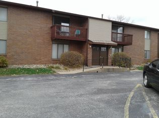2407 34th St APT 16, Moline, IL 61265