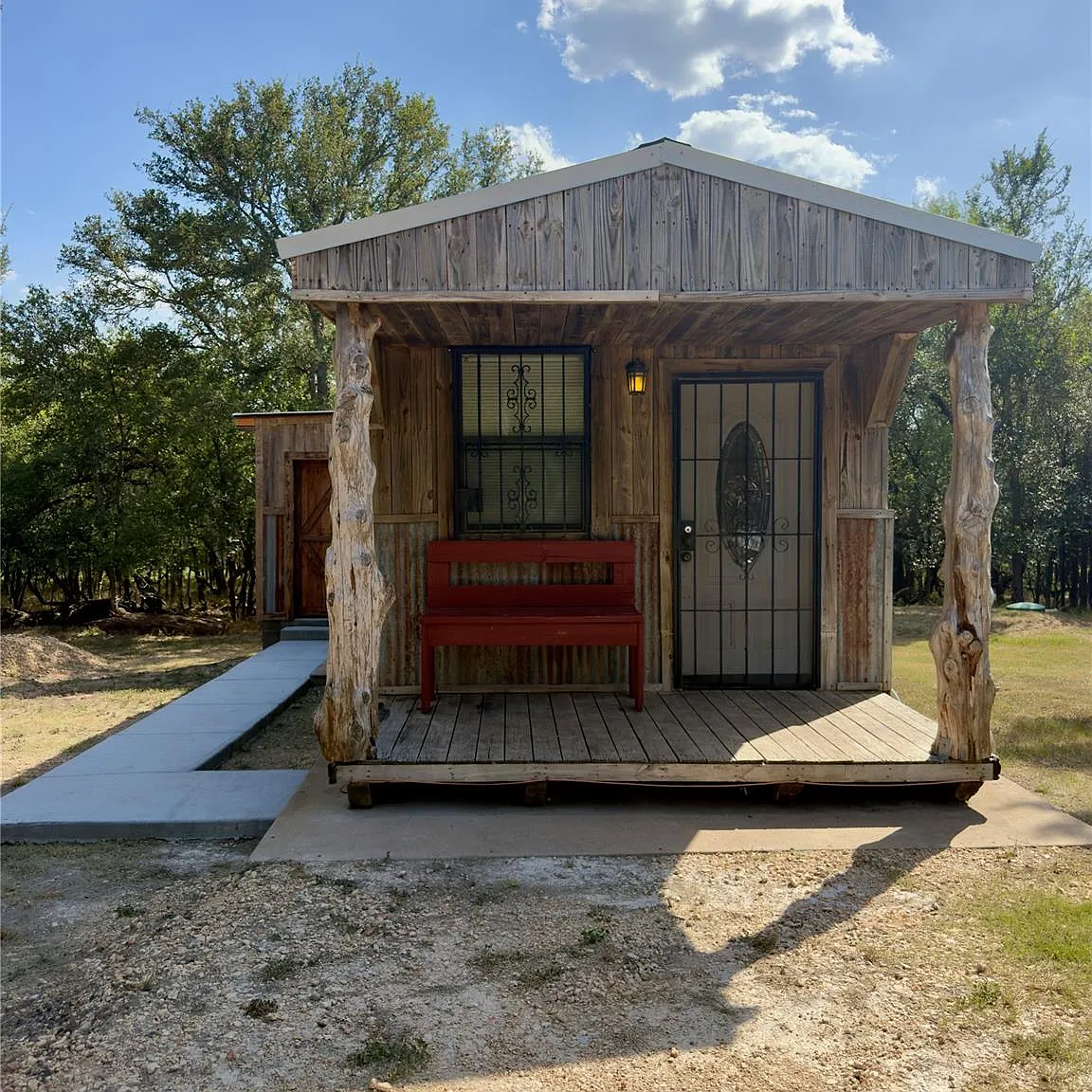 1 bed, 1.0 bath, 301 sqft, $1,100 — Photo 1