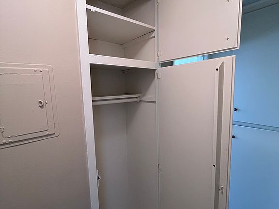 3rd image of 8326 Amigo Ave