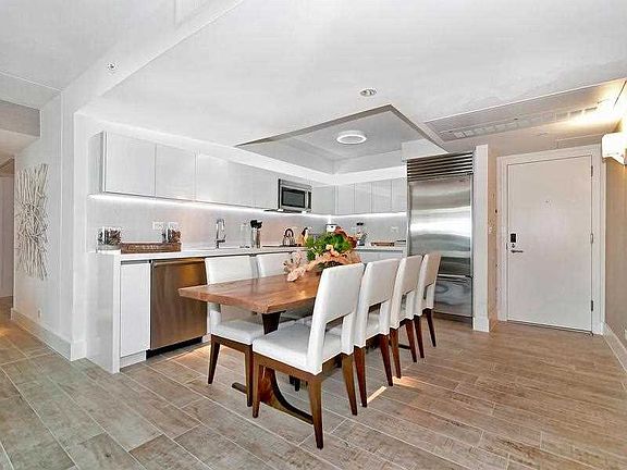 4th image of 102 24th St APT 1407