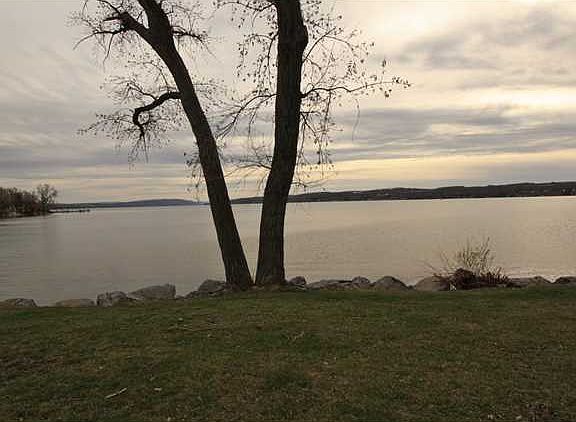 3rd image of 365 Walker Dr