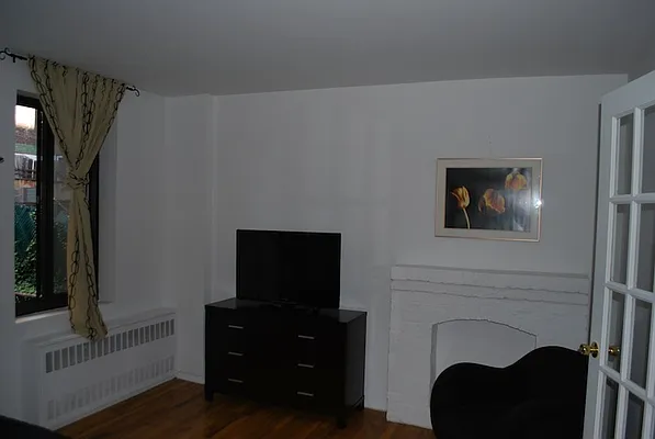 Rented by KVNY Soho | media 44