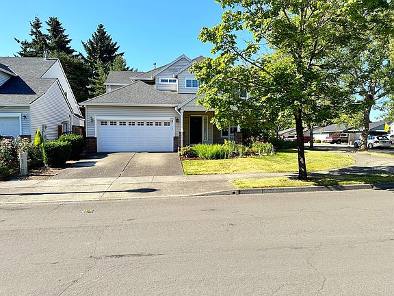 2nd image of 1020 NE Morning Sun Dr