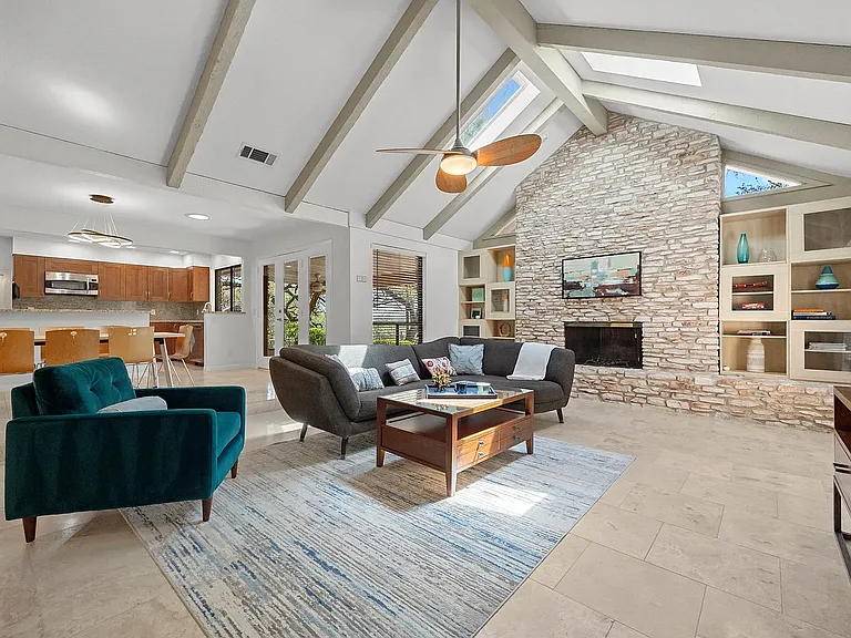 11532 Spicewood Pkwy — Photo 2