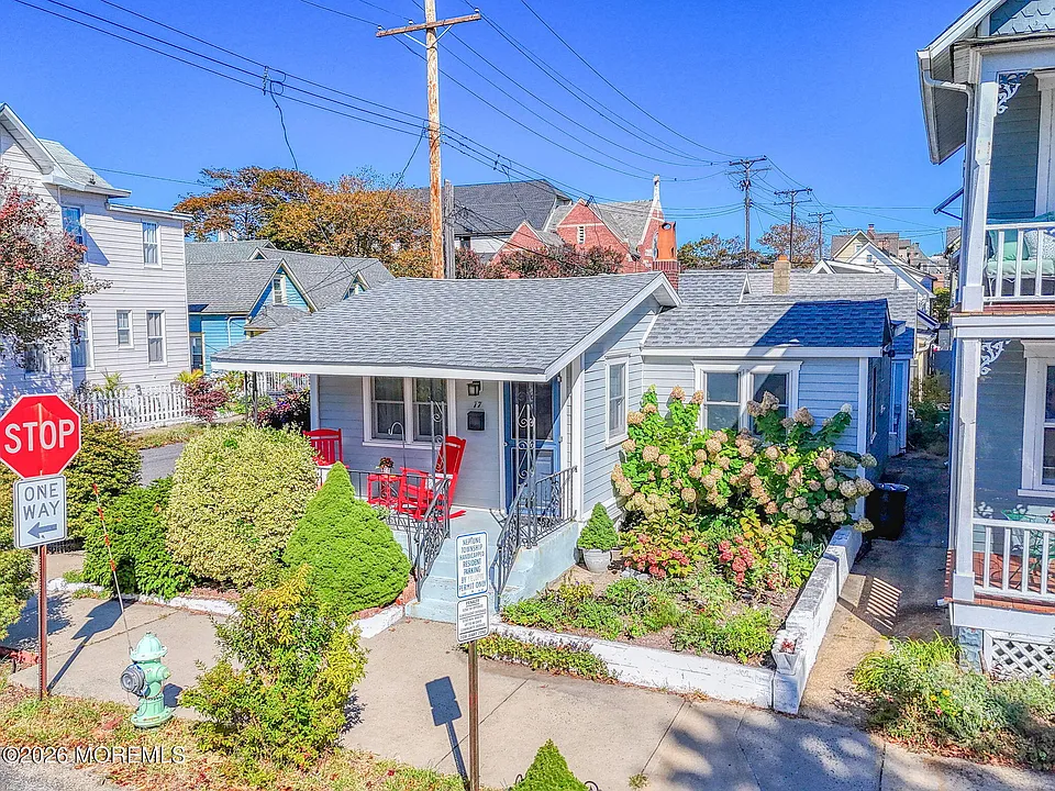 77 Abbott Ave