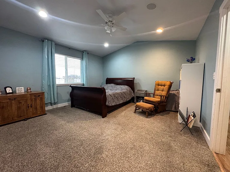 1705 E Glacier St — Photo 10