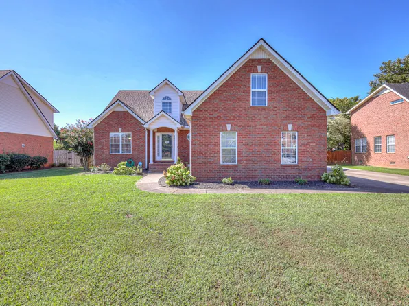 2319 Amber Glen Dr, Murfreesboro, TN 37128