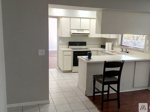3rd image of 11310 Laurel Crest Ln