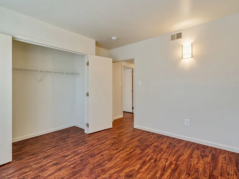 4100 Brown St — Photo 10