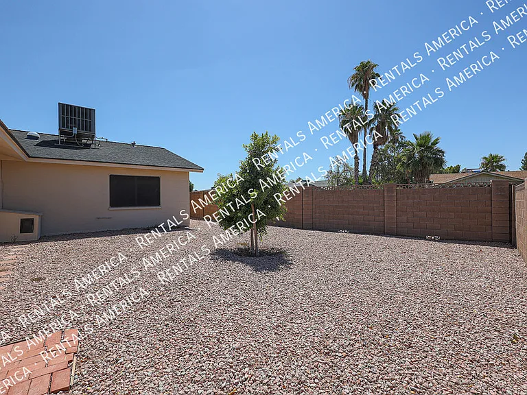 1360 W Esplanade St — Photo 35