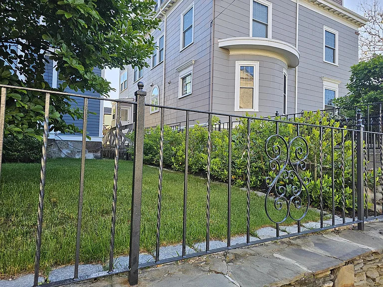 27 Howland St #Penthouse 1 — Photo 25