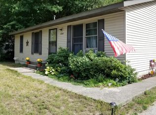 15228 3rd St, Spring Lake, MI 49456