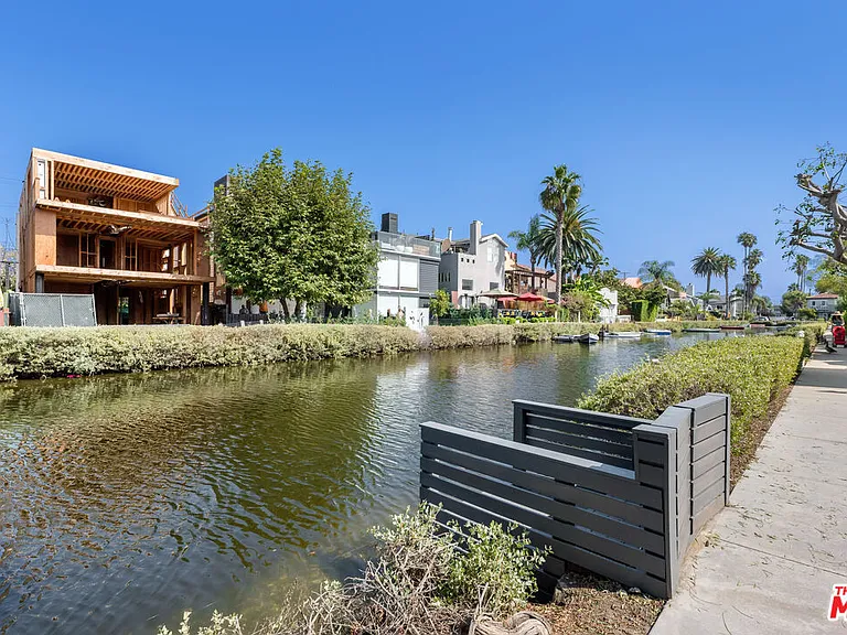 424 Carroll Canal — Photo 19