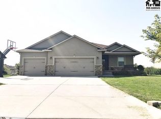 713 W 32nd Ave, Hutchinson, KS 67502