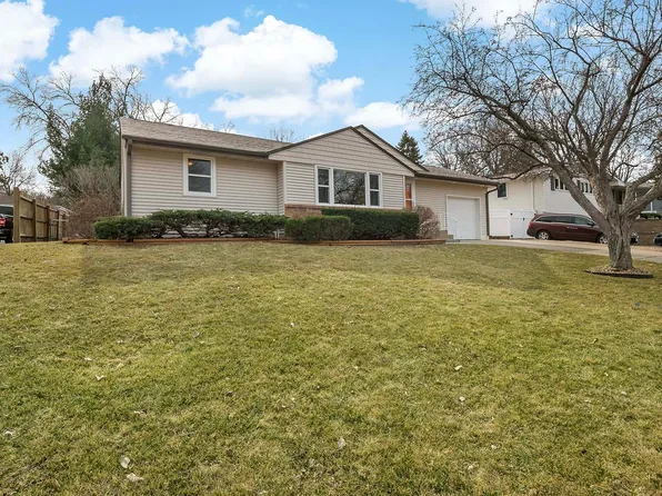 5845 Hackmann Ave NE, Fridley, MN 55432