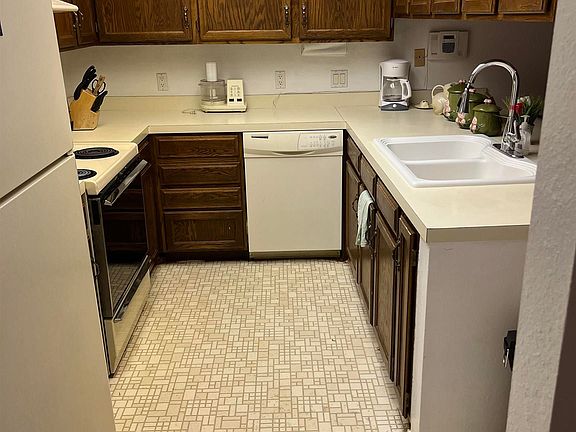 5th image of 1609 S Union Ave