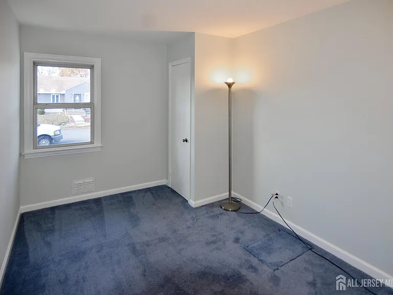 55 Bridge St — Photo 25