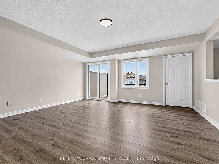 2250 Watercolours Way — Photo 10