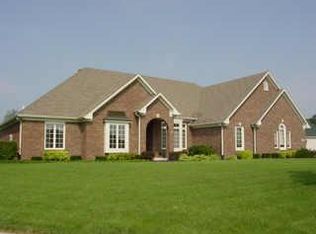 1240 N Forest Commons Dr, Avon, IN 46123